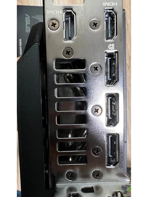 白色RTX显卡散热与温度表现