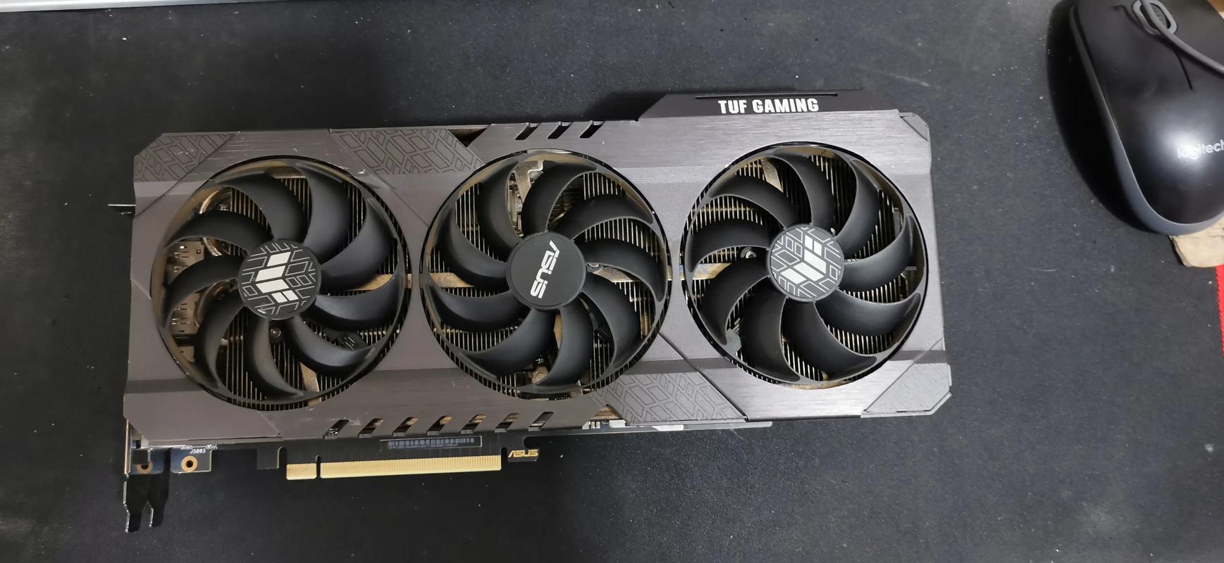 影驰RTX 3080 黑将外观全景