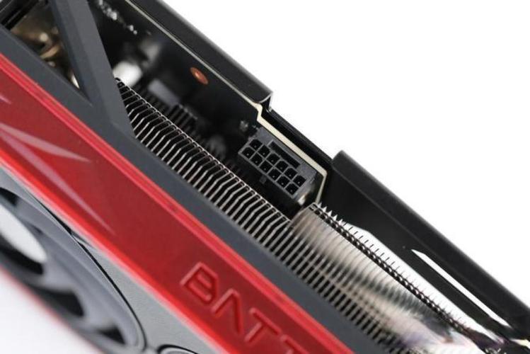 高端显卡RGB灯效与金属背板