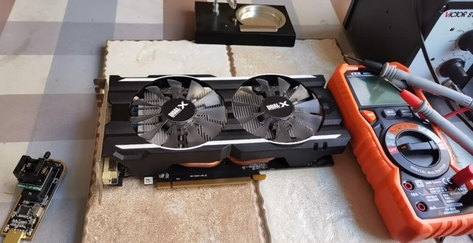 蓝宝石R7 260X白金版显卡外观正面视图