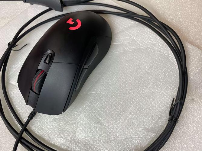 罗技G402游戏鼠标外观细节