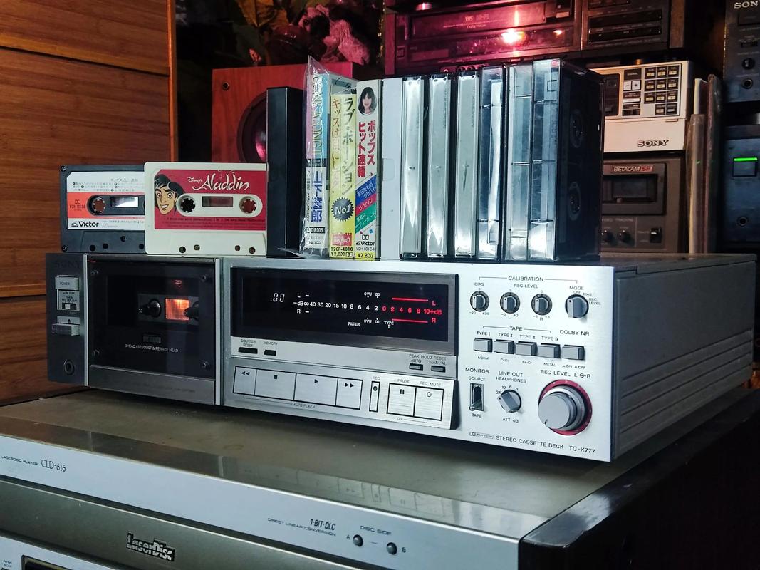 Mouse cable management view