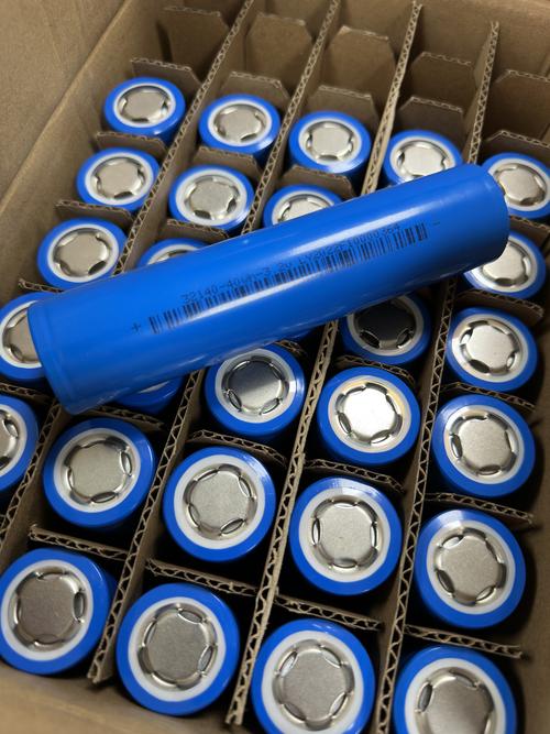 Wireless mouse with battery packaging