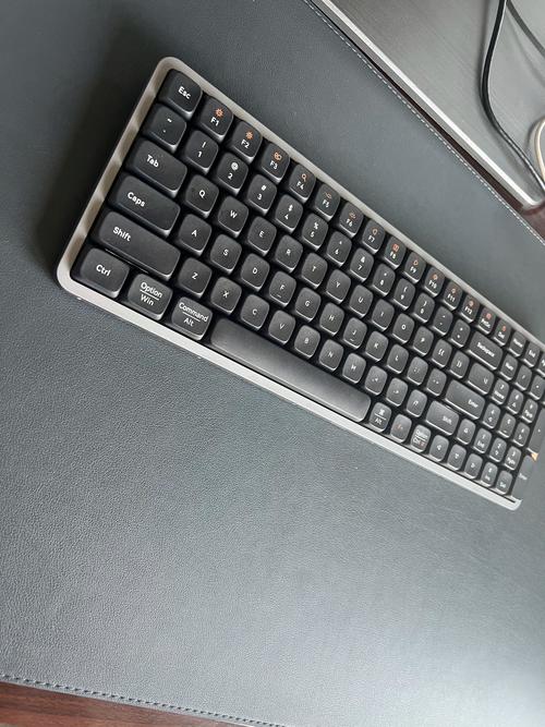 办公桌面鼠标操作表现