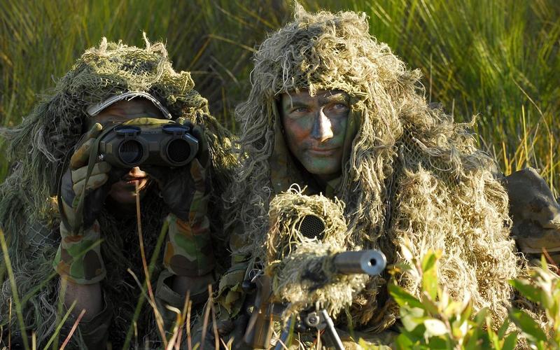 Ergonomic black computer mouse design