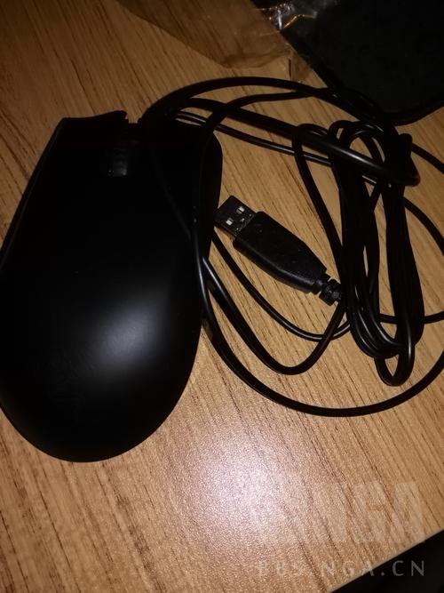 游戏鼠标底部传感器细节