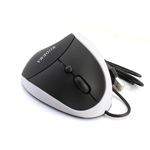 白色人体工学鼠标外观展示