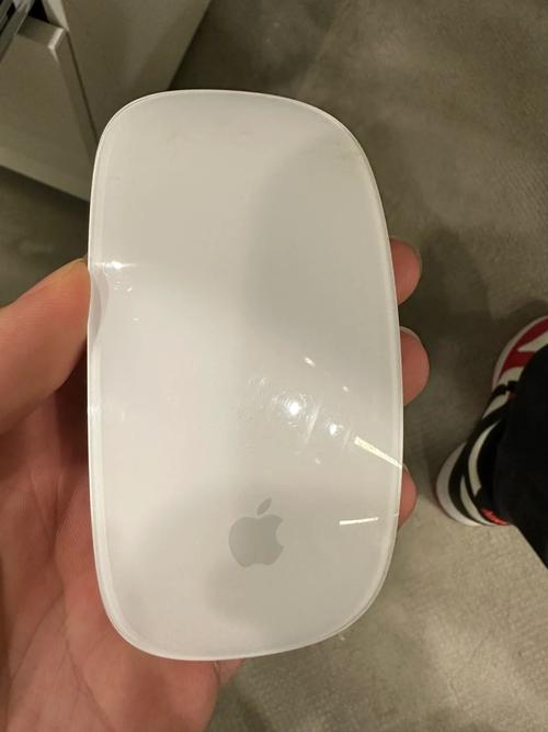 无线鼠标外观设计展示