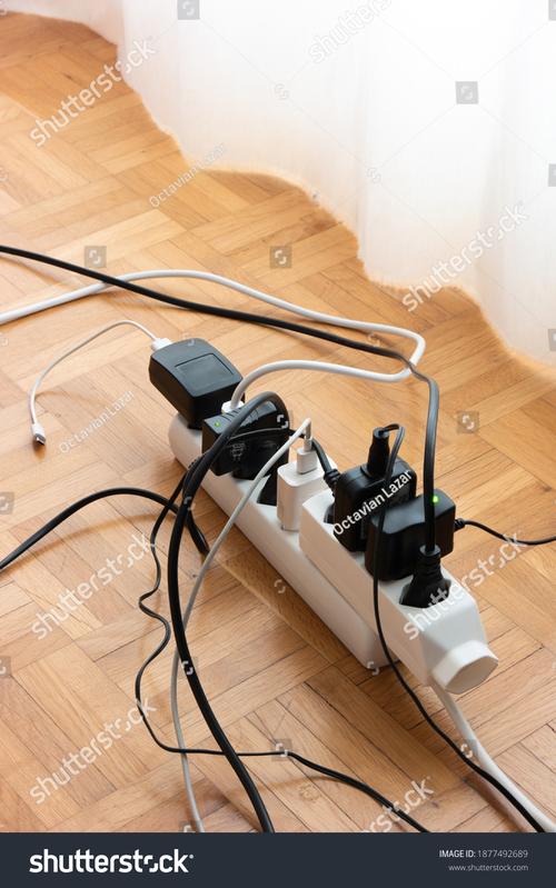 托瓦木质音响内部结构与规格示意