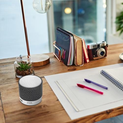 小型音箱USB连接场景