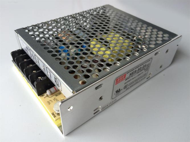 电源接口和连接器细节