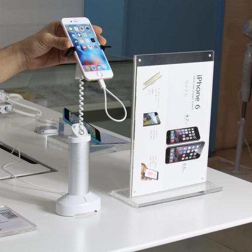 Tech accessory purchase decision