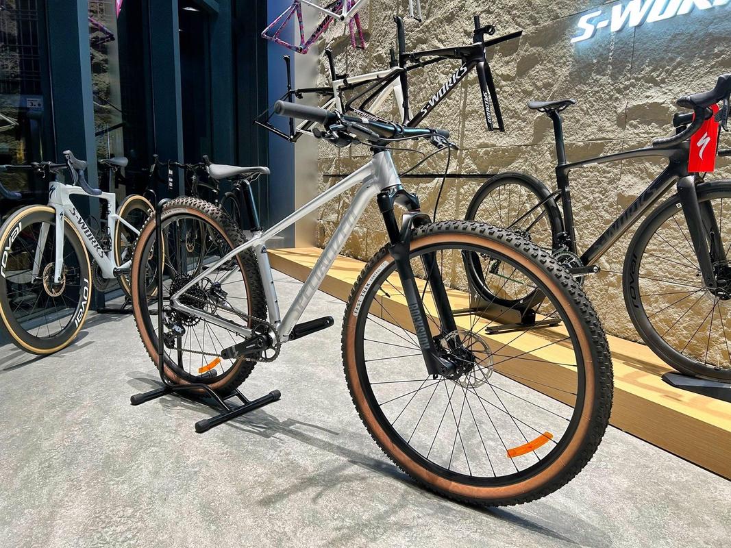 PC case with RGB cooling fans performance