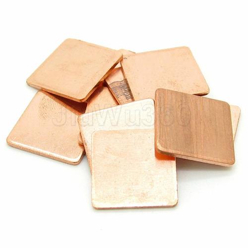 电子元件与散热结构特写