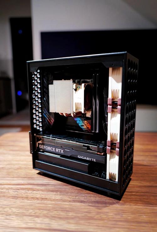 紧凑型电脑装机场景