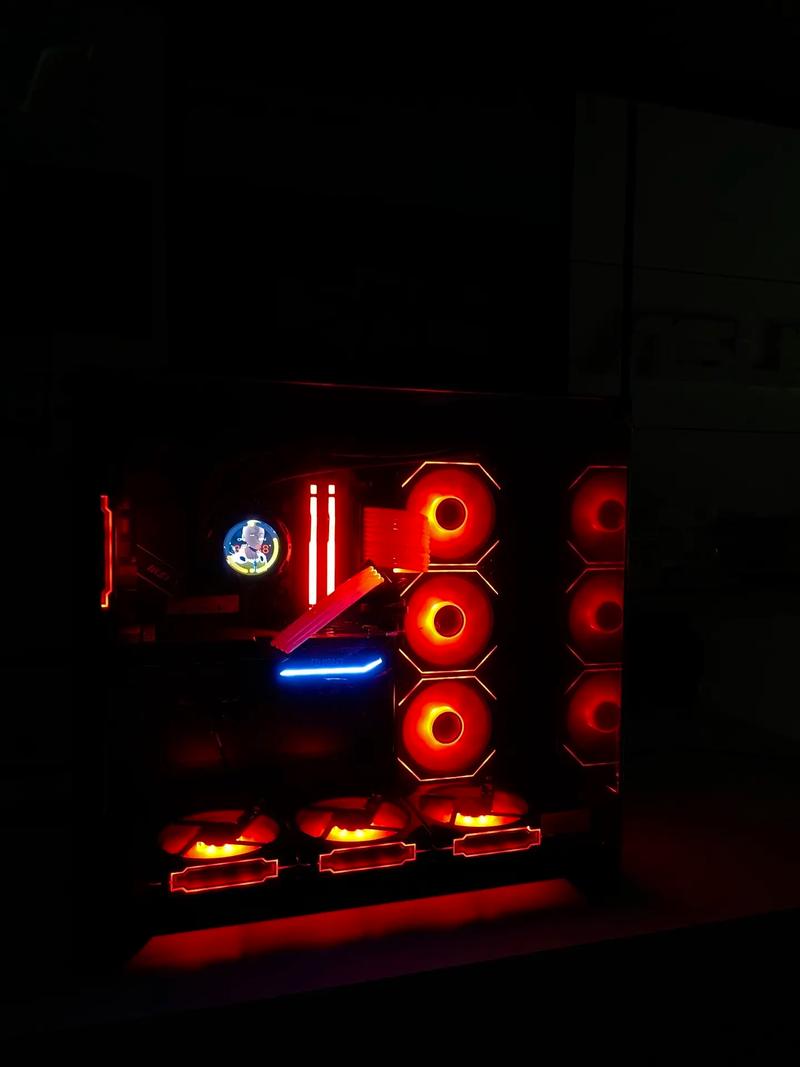 黑色电脑硬件与散热器外观展示