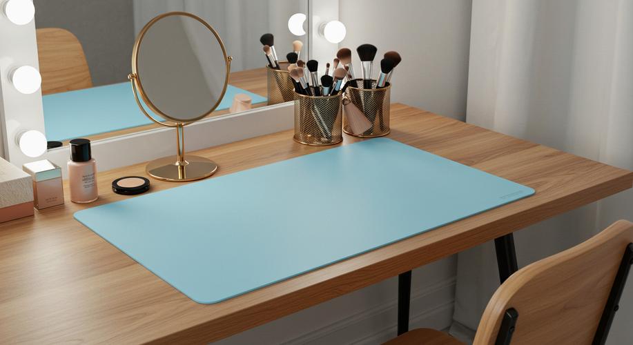 Recommended monitor on modern workspace