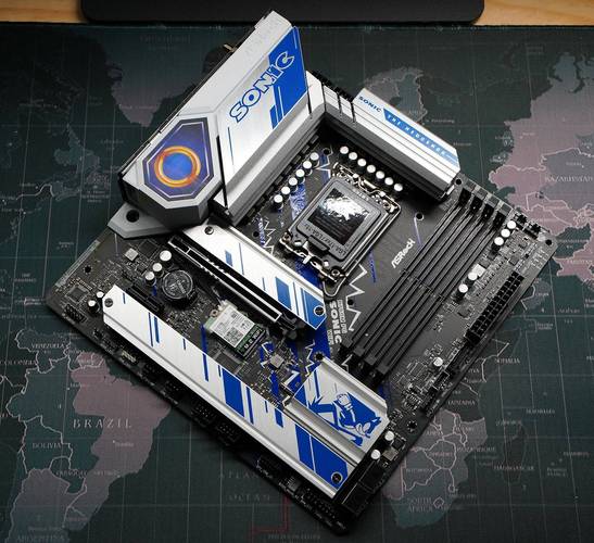 主板核心芯片组与内存插槽规格