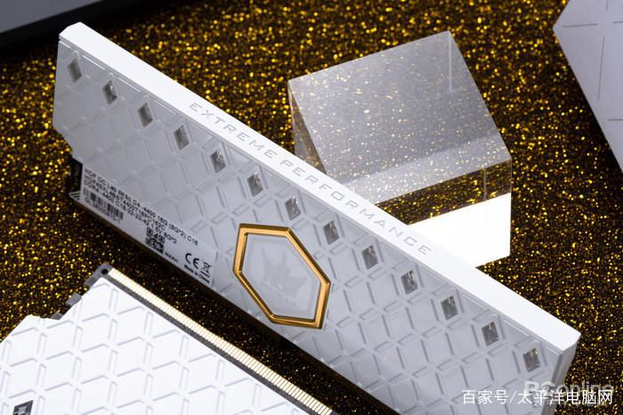 高端内存钻石切割散热片细节