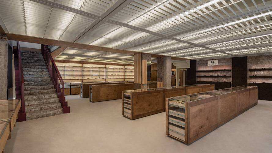 金达飞扬1326机箱立式整体设计