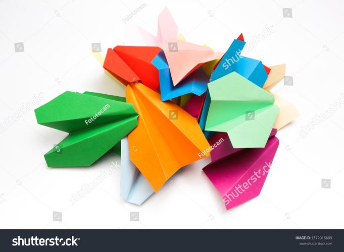 奶油色机械键盘ARGB灯效展示