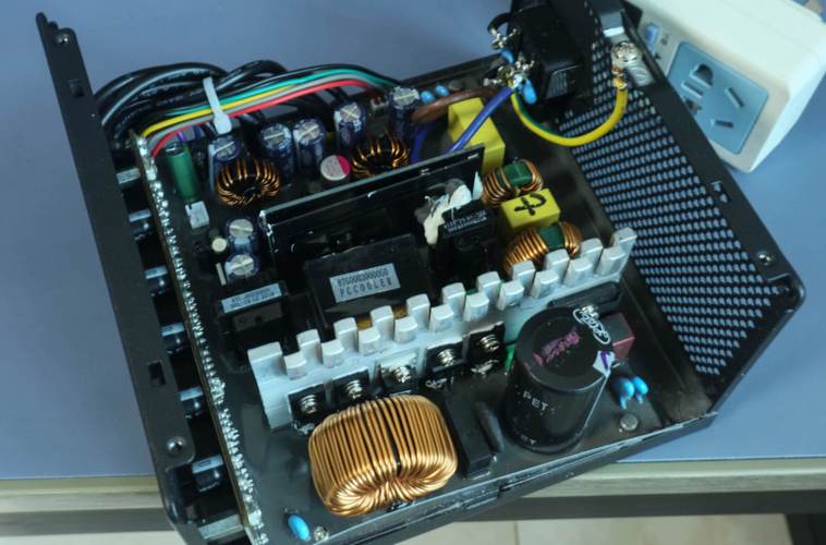 GI-K750 电源核心规格细节