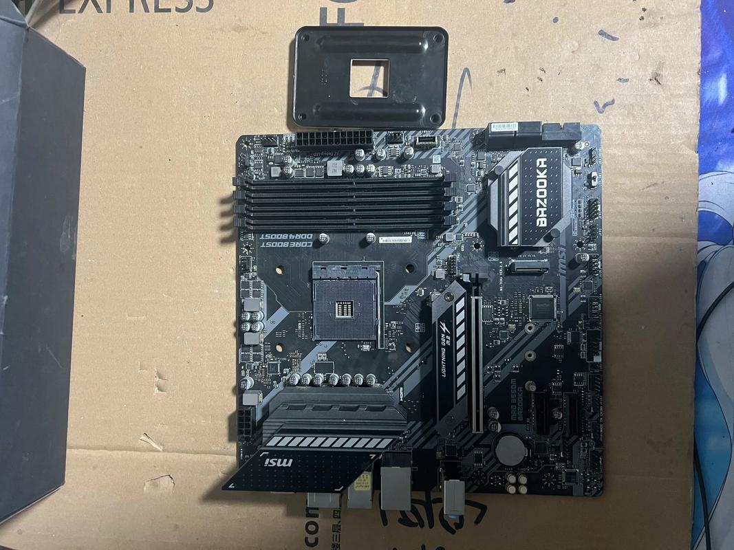 主板PCB板和接口细节特写