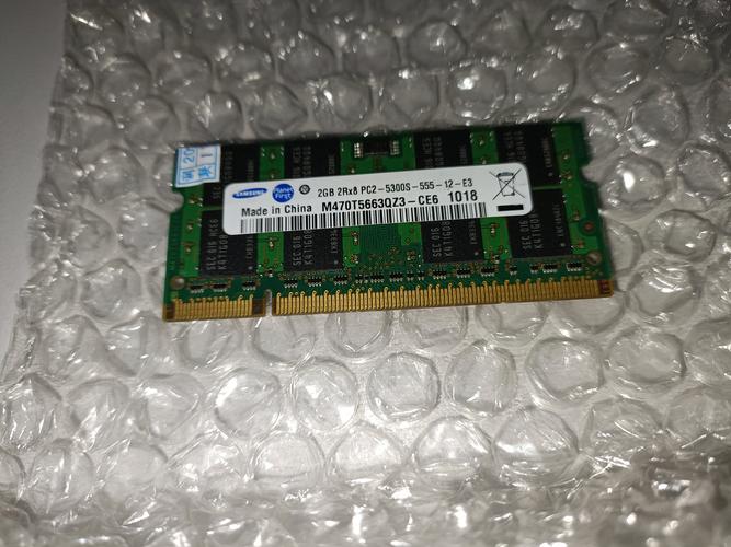 三星DDR2内存条外观细节特写