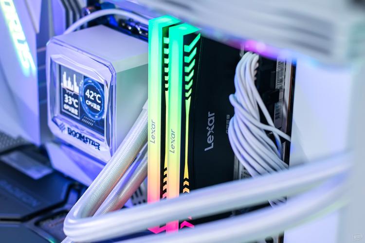 DDR5内存模块宏观细节