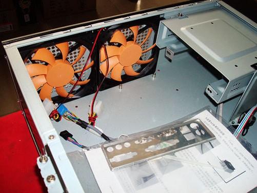 机箱扩展槽与接口配置细节