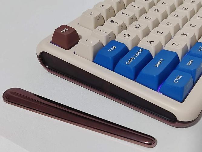 机械键盘热插拔轴体与RGB参数展示