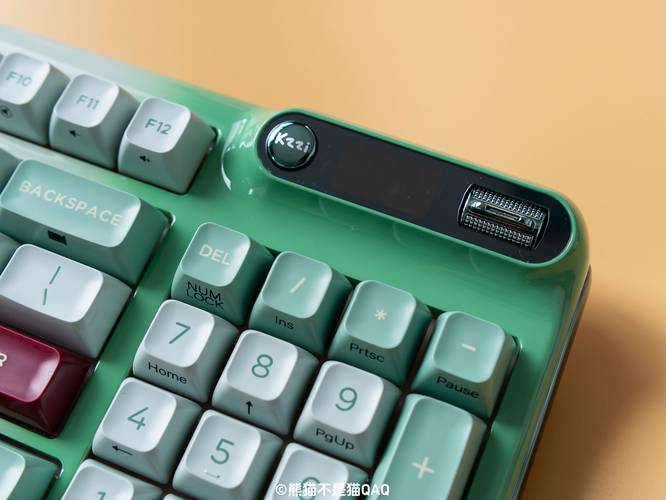珂芝Z98键盘正面RGB外观展示