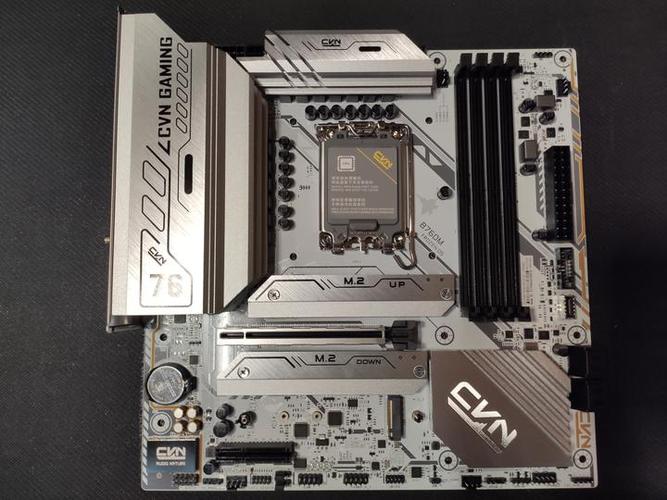 CVN B760M 主板散热片与供电设计