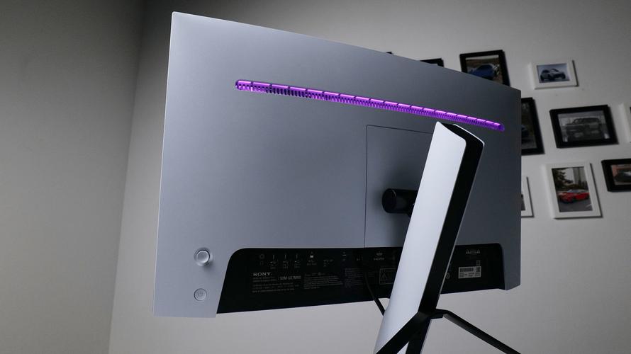 电竞显示器简约现代设计