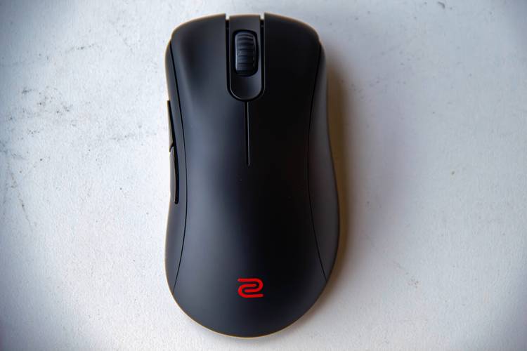 电脑硬件规格对比示意图