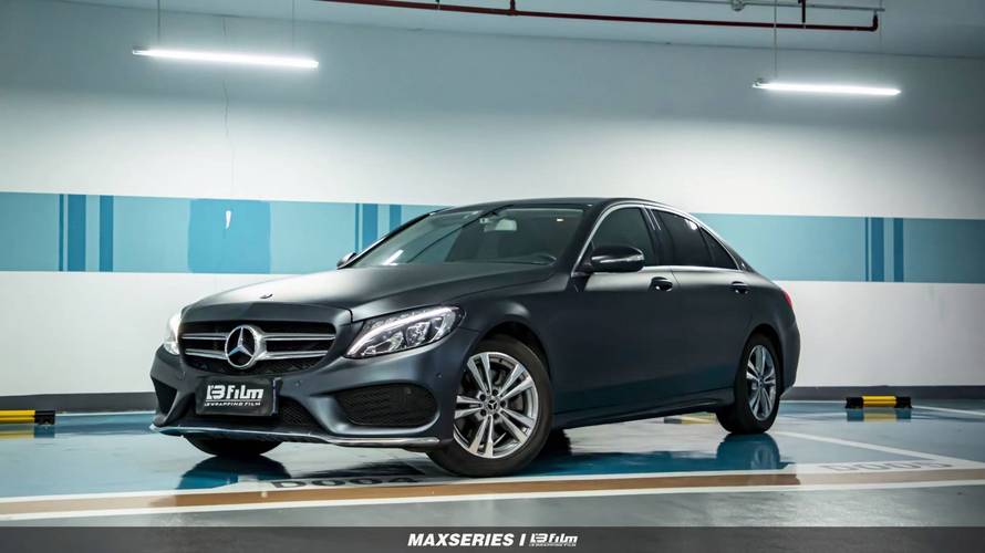 蓝色电脑鼠标在桌面上