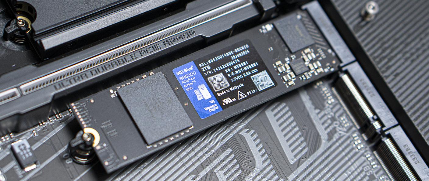 电脑硬件安装场景