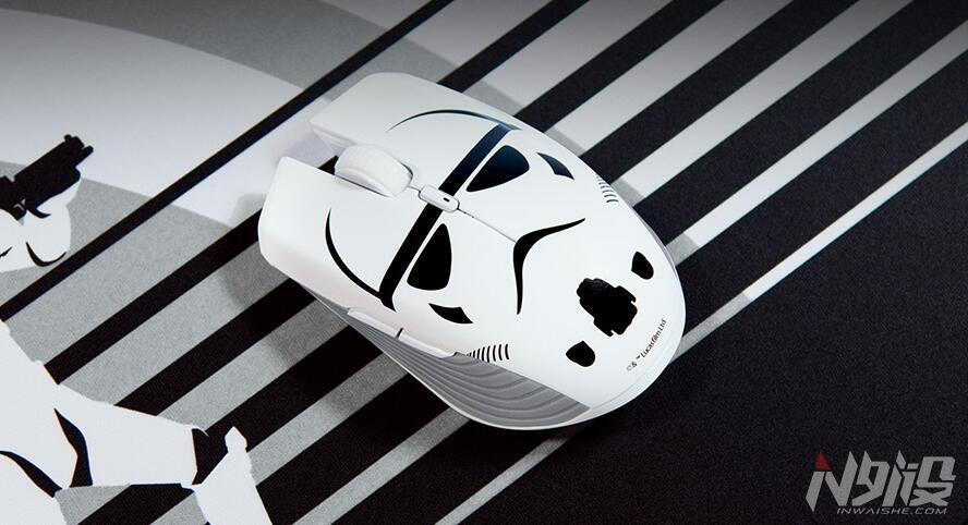 购物场景中的鼠标包装,突出购买决策