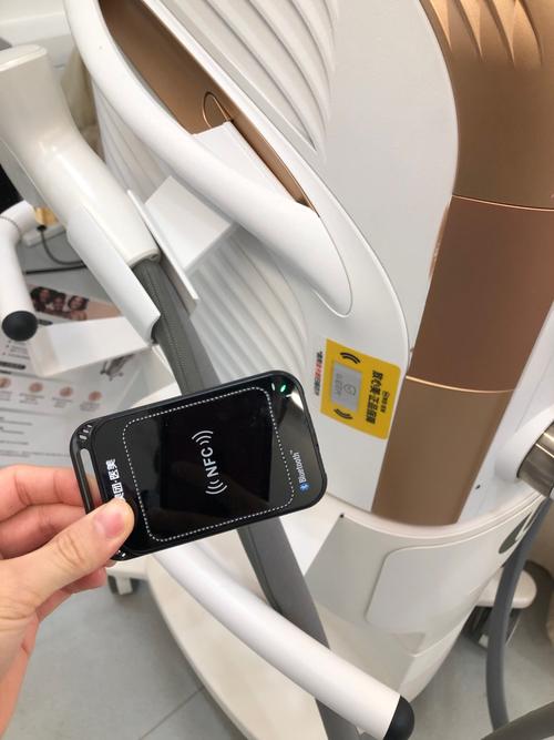 办公环境中的显示器