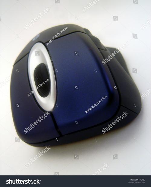 蓝色无线鼠标外观设计