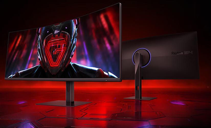 多台显示器并排展示规格对比