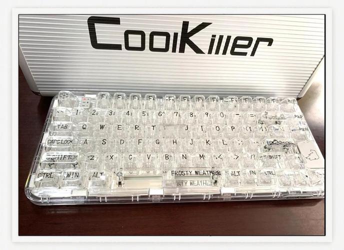 键盘包装和配件展示