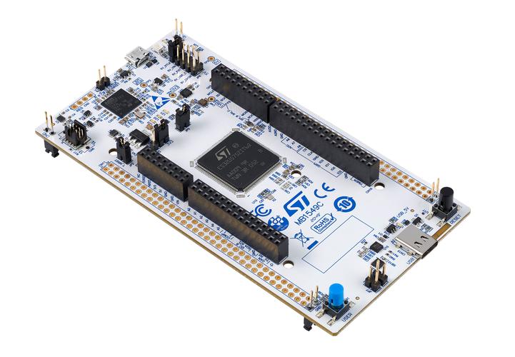 固态硬盘外观展示，金属外壳细节