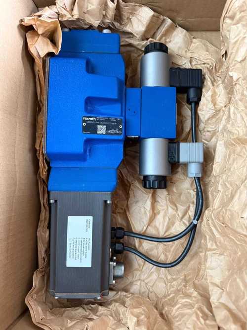 固态硬盘内部芯片特写