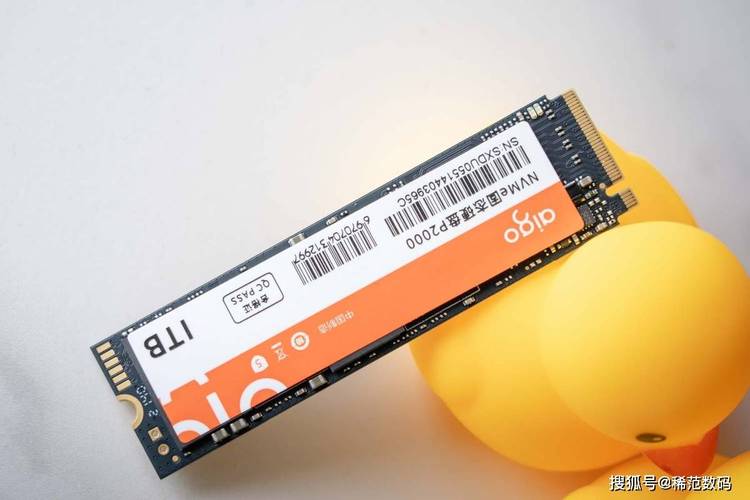 固态硬盘内部芯片结构