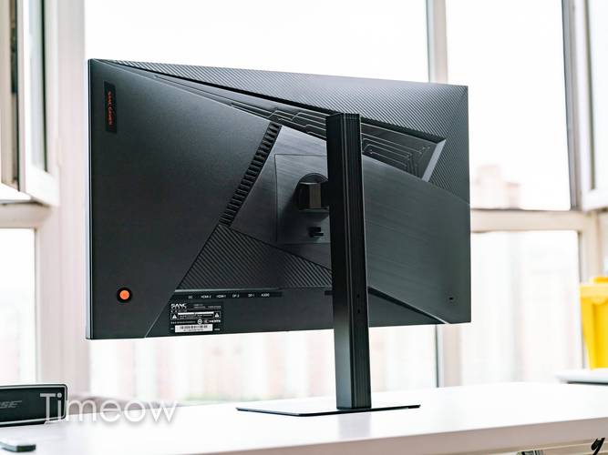 黑色电竞显示器外观