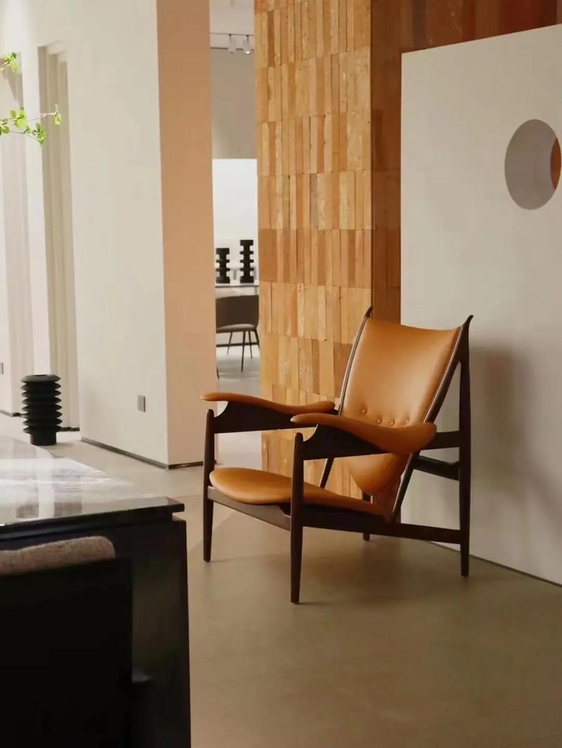 白色机械键盘设计