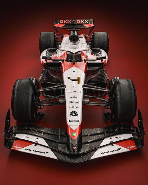 鼠标侧面展示人体工学设计