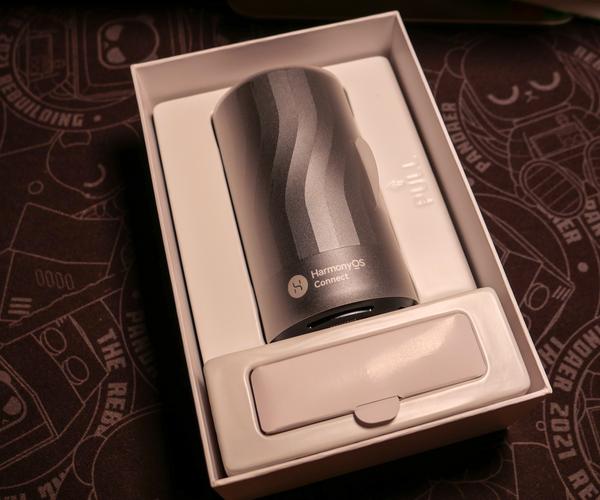 办公显示器购买决策场景