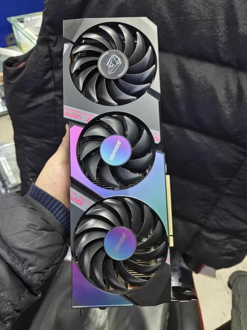 显卡规格对比示意图